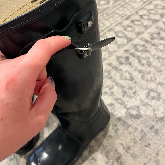 Woman's size 7 rain boots - Picture 9 of 9